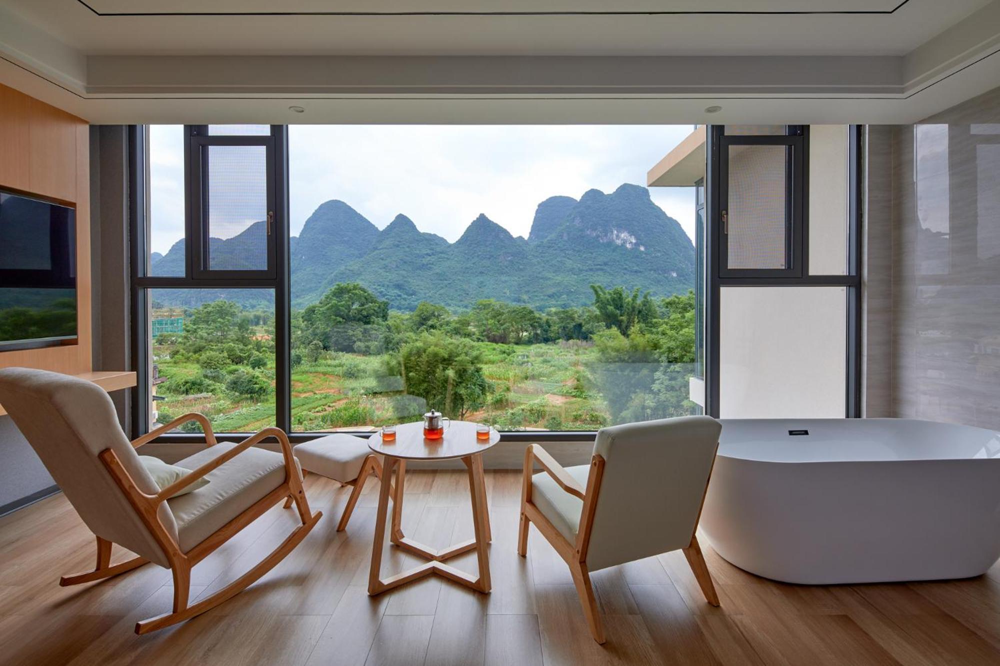 Yangshuo Fortune Lake Inn- One Way Free Pick Up From Airport Or Ts Over 3 Nights Esterno foto