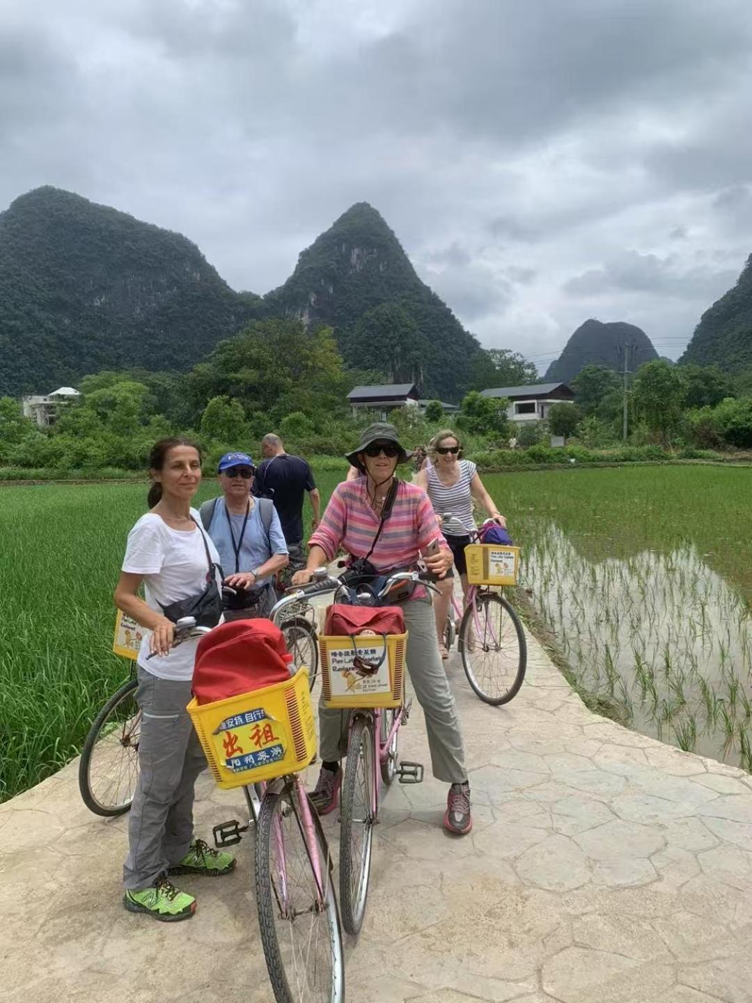 Yangshuo Fortune Lake Inn- One Way Free Pick Up From Airport Or Ts Over 3 Nights Esterno foto