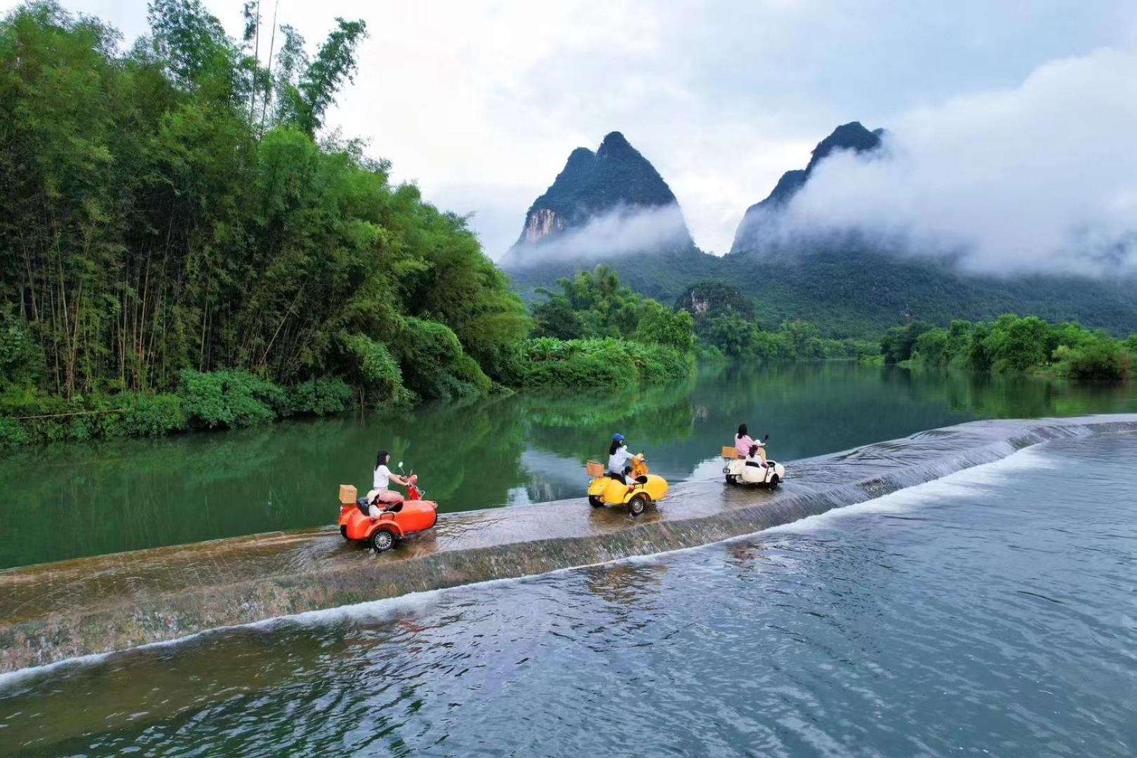 Yangshuo Fortune Lake Inn- One Way Free Pick Up From Airport Or Ts Over 3 Nights Esterno foto